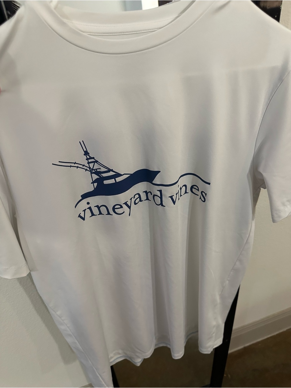 Vineyard Vines White Performance Tee with Navy Whale Logo Size S